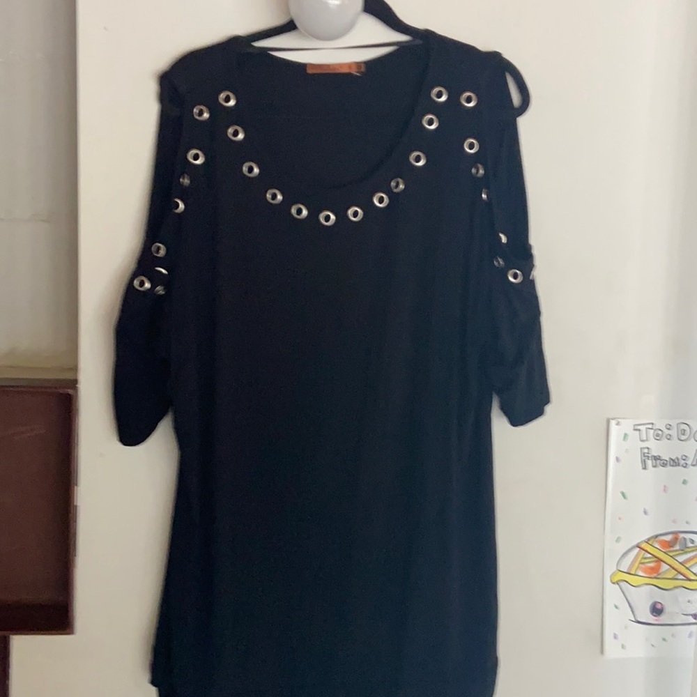 Cold shoulder top